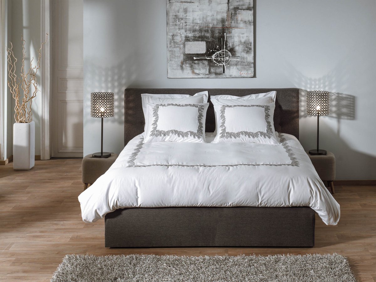 YELLOW FAYETTE BRILLIANT WHITE 240X200-220 100%KATOEN SATIJN