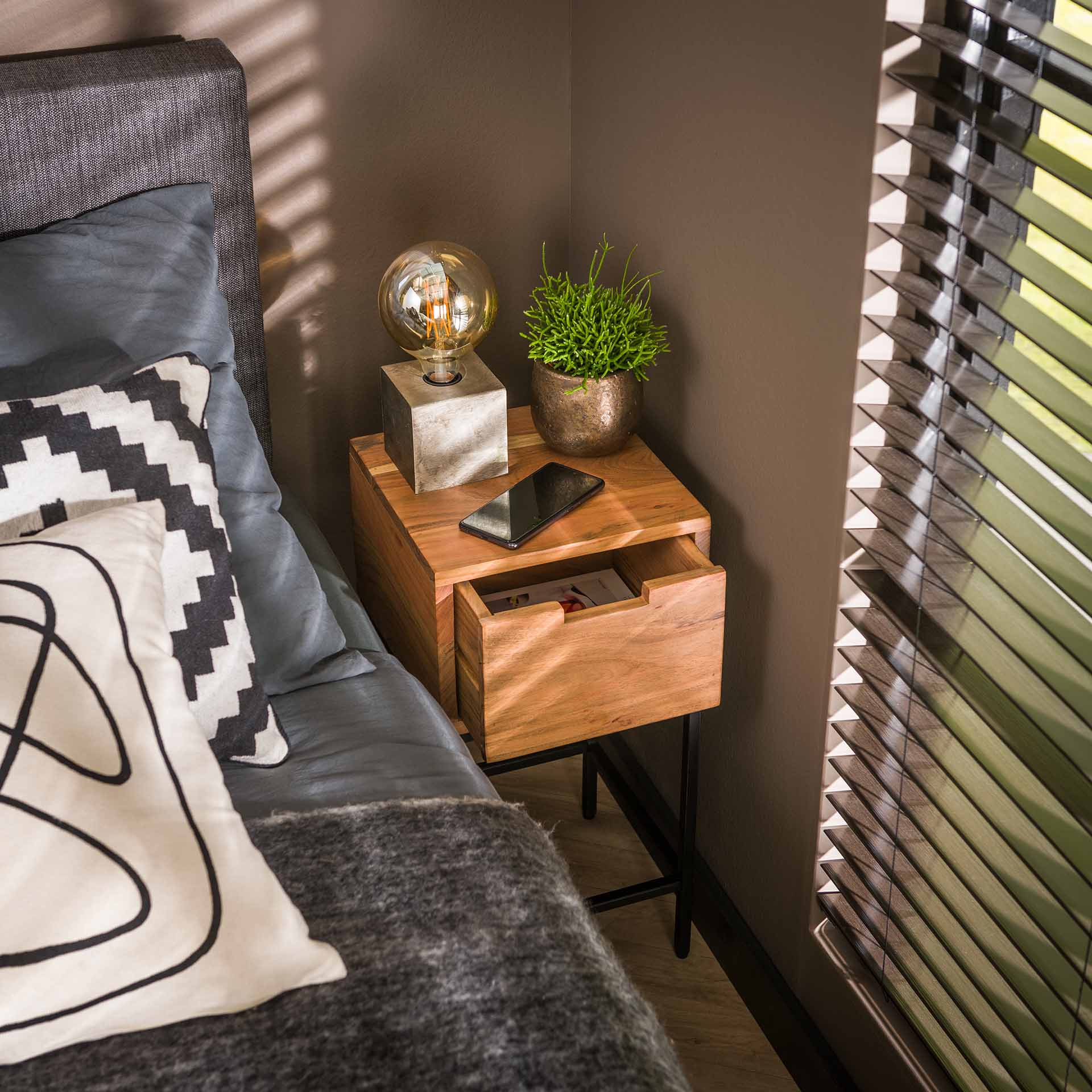 Nachtkastje 2108/15 Acacia