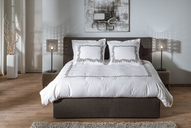 YELLOW FAYETTE BRILLIANT WHITE 240X200-220 100%KATOEN SATIJN