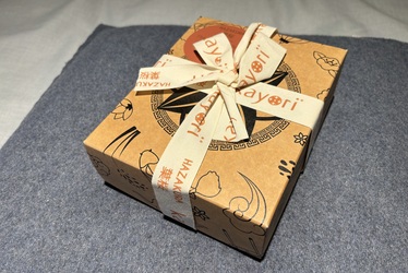 Kayori - Giftbox - The Hand Musthaves - Hazakura
