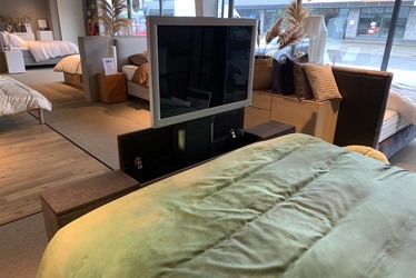 Voetbord plus TV lift 